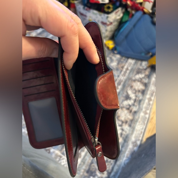 Red wallet - Picture 7 of 8